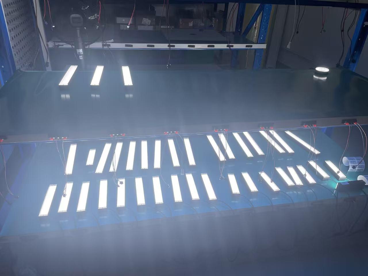 PCB / 汽车零部件检测卡壳？思奥特大尺寸条形光源解决你的大工件检测痛点